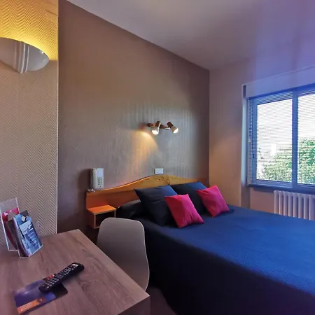 Le Pasteur 2*