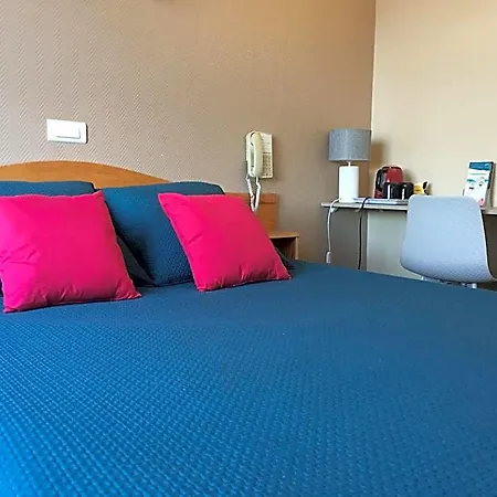 Le Pasteur Hotel